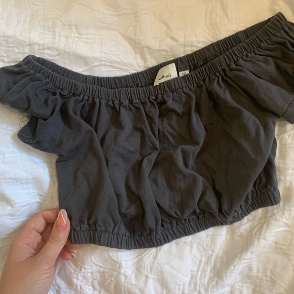 Grey off the shoulder aritzia top